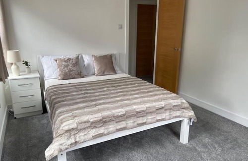 Kidlington House | Lovely Two Bedroom House in Central Kidlington