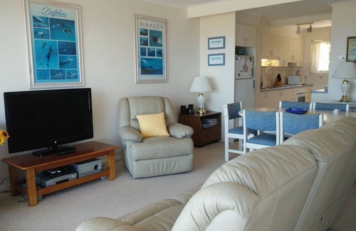 McCracken House | Lovely Unit with Glorious Sea Views