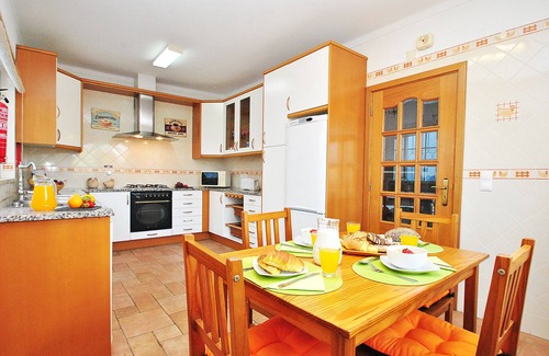 Guia Villa | LOVELY VILLA W/PRIVATE POOL, AIR CON, BARBECUE, Wi-Fi AND CLOSE TO AMENITIES