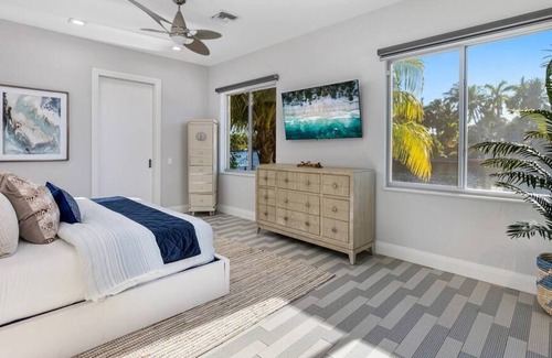 Coral Brook Villa | Lovely Waterfront Home W/ A Pool
