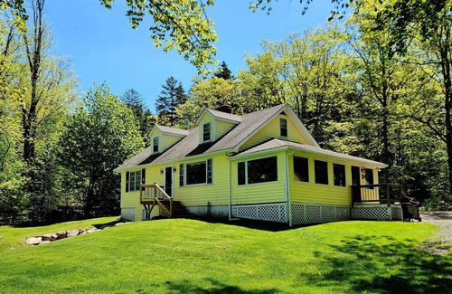 Waldoboro House | Lovely Waterfront Cottage with Great Views, Sunsets