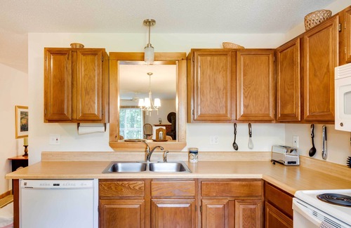 Lincoln Condo | Lovely White Mountains Condo: Hike, Ski & Unwind!