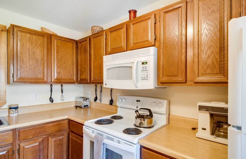 Lincoln Condo | Lovely White Mountains Condo: Hike, Ski & Unwind!