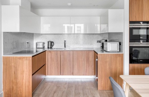 Tower Hill Apartment | Lovely Whitechapel 2BR w/Gym, Spa & Conc, near Tube, by Blueground