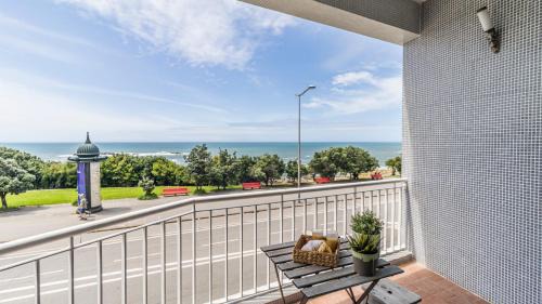 Foz do Douro Apartment | LovelyStay - Porto Beach Apartment