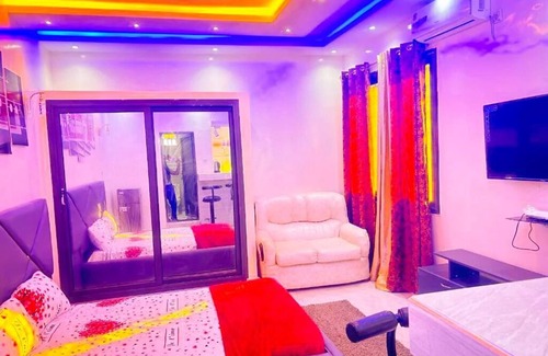 Gulshan-e-Iqbal Hotel | Lover Friends Guest House