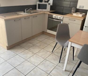 Oyre Apartment | loveyou Villalunoterie Futuroscope Piscine spa 4pers