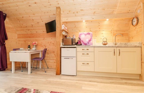 Hartsop Cottage | LOVIES PLACE - CROSSGATE LUXURY GLAMPING, pet friendly in Glenridding