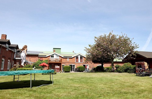 Lemkendorf Apartment | Lovingly furnished apartment "Landleev" on a great farm on Fehmarn