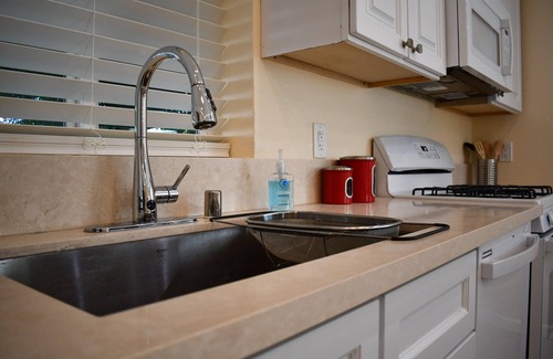 Warner Center Apartment | Low cost Luxury Brand New Private one Bedroom in Woodland Hills, CA