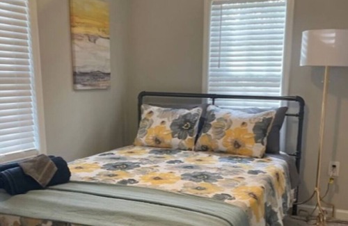 Lincolnville Cottage | Low Country Cozy Cottage; KING Bed; close 2 Charleston