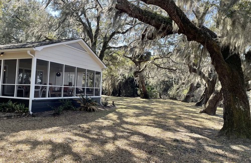 Saint Helena Island House | Low Country Living at its best in Coffin Point Cottage on the water
