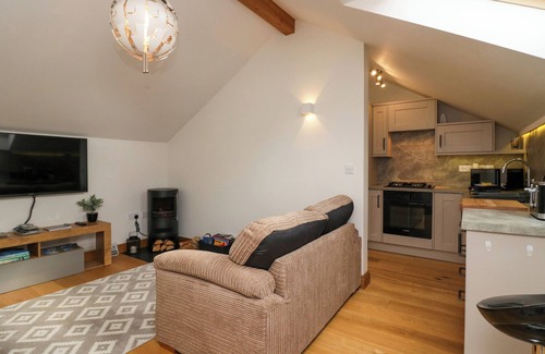 Orton Cottage | LOW FOLD COTTAGE, family friendly, with hot tub in Orton
