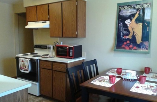 Nevada - Lidgerwood Apartment | Low Monthly Rates - Home Away from Home - Cozy and Comfortable