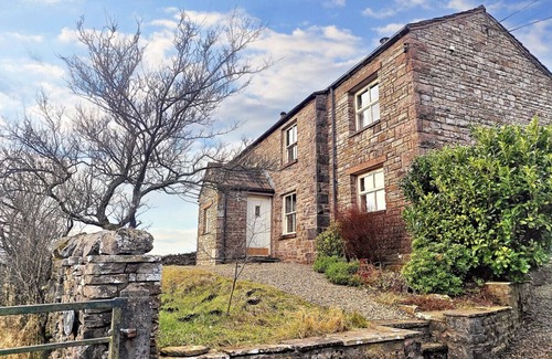 Sedbergh House | Low Moor Farm - Three Bedroom House, Sleeps 6