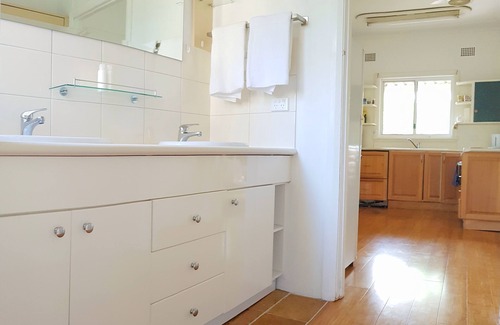 Westmead House | Low price clean linen free stuff W1