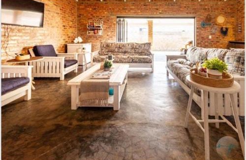 L'Agulhas Apartment | Low Tide 8 Sleeper