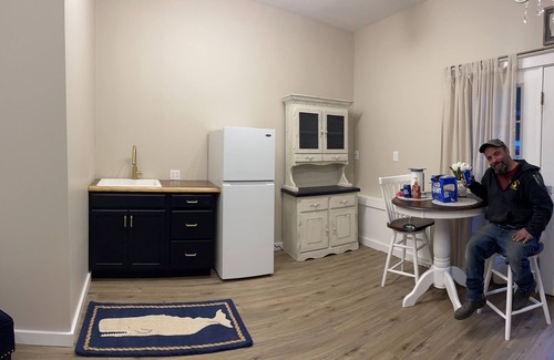 Bernard Apartment | “Low Tide” cozy studio for two!