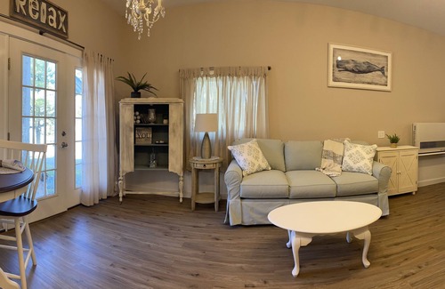 Bernard Apartment | “Low Tide” cozy studio for two!