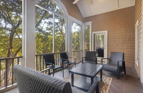 West Beach House | LOW374: 374 Low Oak Woods