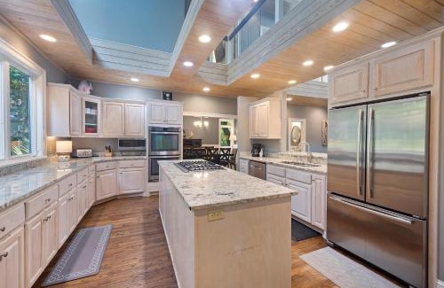 West Beach House | LOW374: 374 Low Oak Woods