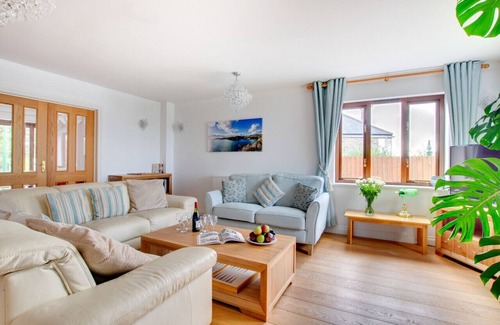 Polruan House | Lowarth Chi - Three Bedroom House, Sleeps 6