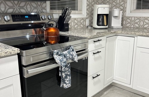 Charleston County House | Lowcountry Getaway 3-bedroom 2 bath