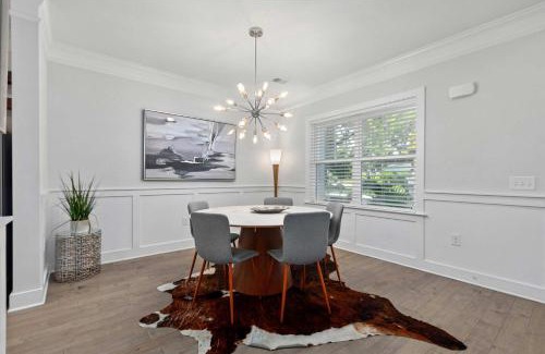 Mount Pleasant House | Lowcountry Lux 5 min to Beach 7 min to Dtwn