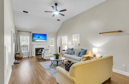 North Charleston House | Lowcountry Luxe Spacious 4br Oasis In Charleston