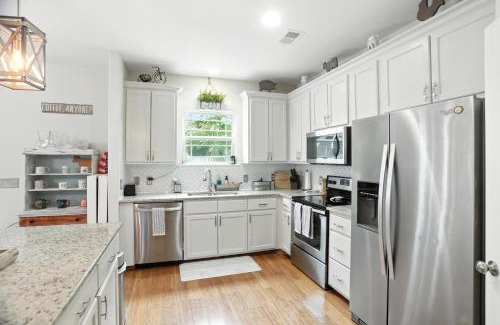 Bluffton House | Lowcountry Luxury Near Palmetto Bluff home