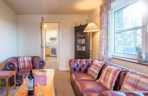 Fishguard House | Lower Coach House, Holiday Home Fishguard, Sleeps 2, 1 bedrooms, bathrooms