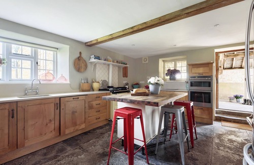Sherborne Other | Lower Farm - is situated in the small village of Over Compton