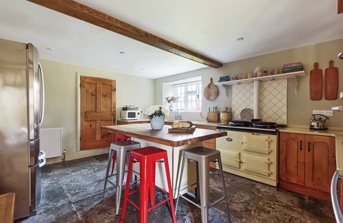 Sherborne Other | Lower Farm - is situated in the small village of Over Compton