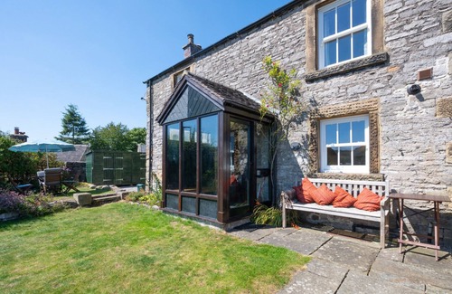 Youlgreave House | Lower Ivy - Two Bedroom House, Sleeps 4