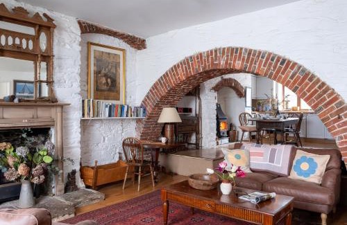Dartmouth Apartment | Lower Mill