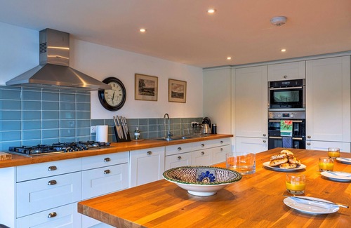Westleigh House | Lower Netherdowns