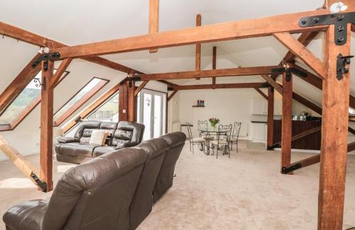 Dartmouth Apartment | Lower Norton Apartment
