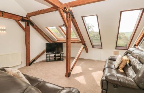Dartmouth Apartment | Lower Norton Apartment