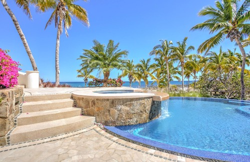 La Paz Apartment | Lower Palmilla: Oceanfront room with pivate pool and jacuzzi