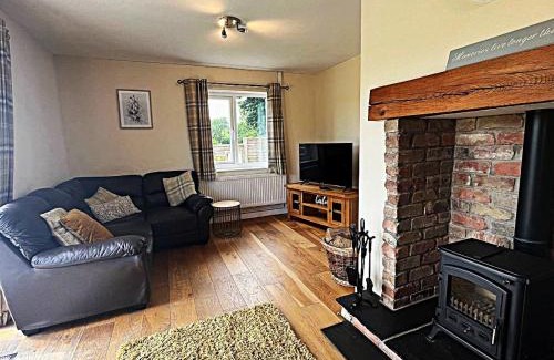 Llanddewi Ystradenny House | Lower Pentre