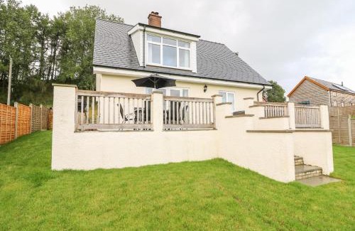 Llanddewi Ystradenny House | Lower Pentre