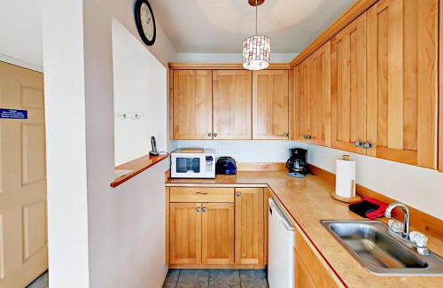 Oceanside House | Lower Sky Beach Cabin