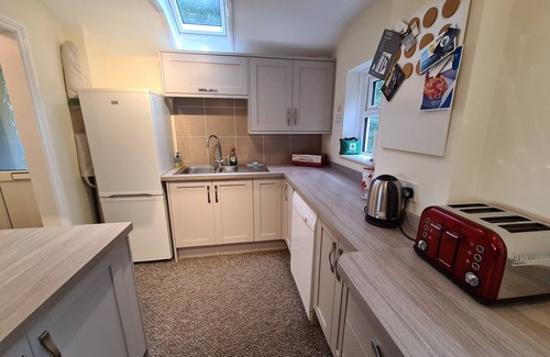 St. Mawes Cottage | Lower Tresulian - an apartment that sleeps 4 guests in 2 bedrooms