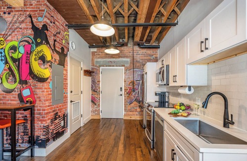 Nashville Cottage | Lowkey - Pool & Gym - Mins to Broadway