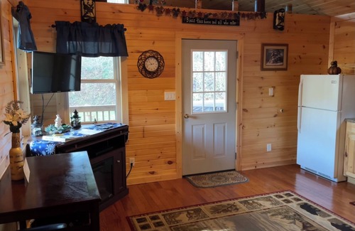 South Bloomingville Cabin | Lowry’s Retreat