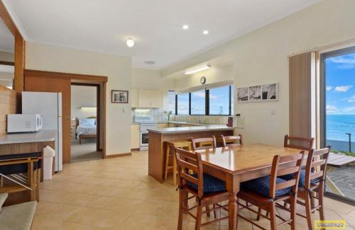 Port Elliot House | Lowtide 13a Battunga Ave Port Elliot - No Linen Included