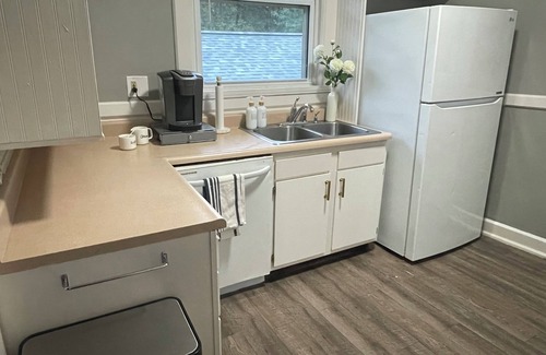 Bonnycastle Apartment | Loxley’s Haven on Sherwoodn