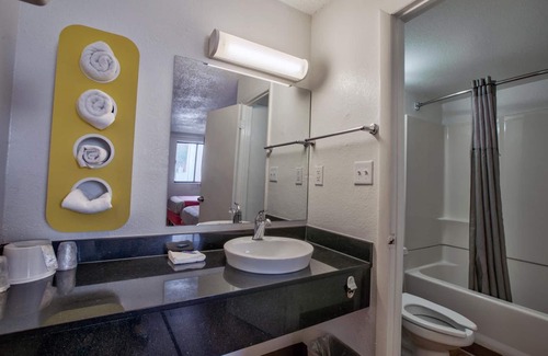 Tallahassee Hotel | Loyalty Inn Tallahassee