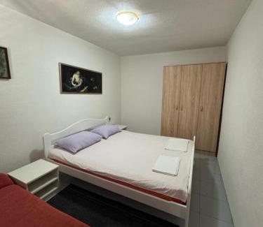 Zgrade Apartment | Lozova hladovina