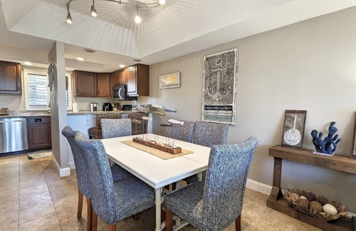 North Litchfield Beach Condo | LR-324 Second Row Condo - North Litchfield Beach - Community Pool